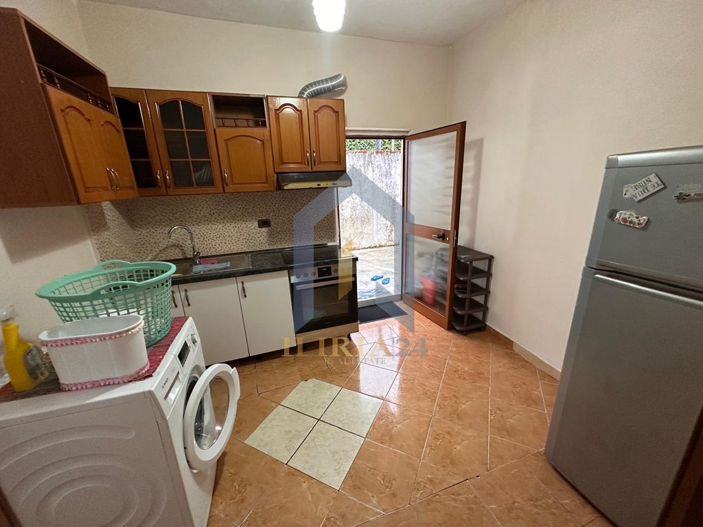 Stazione di servizio in affitto in via "Jordan Misja"