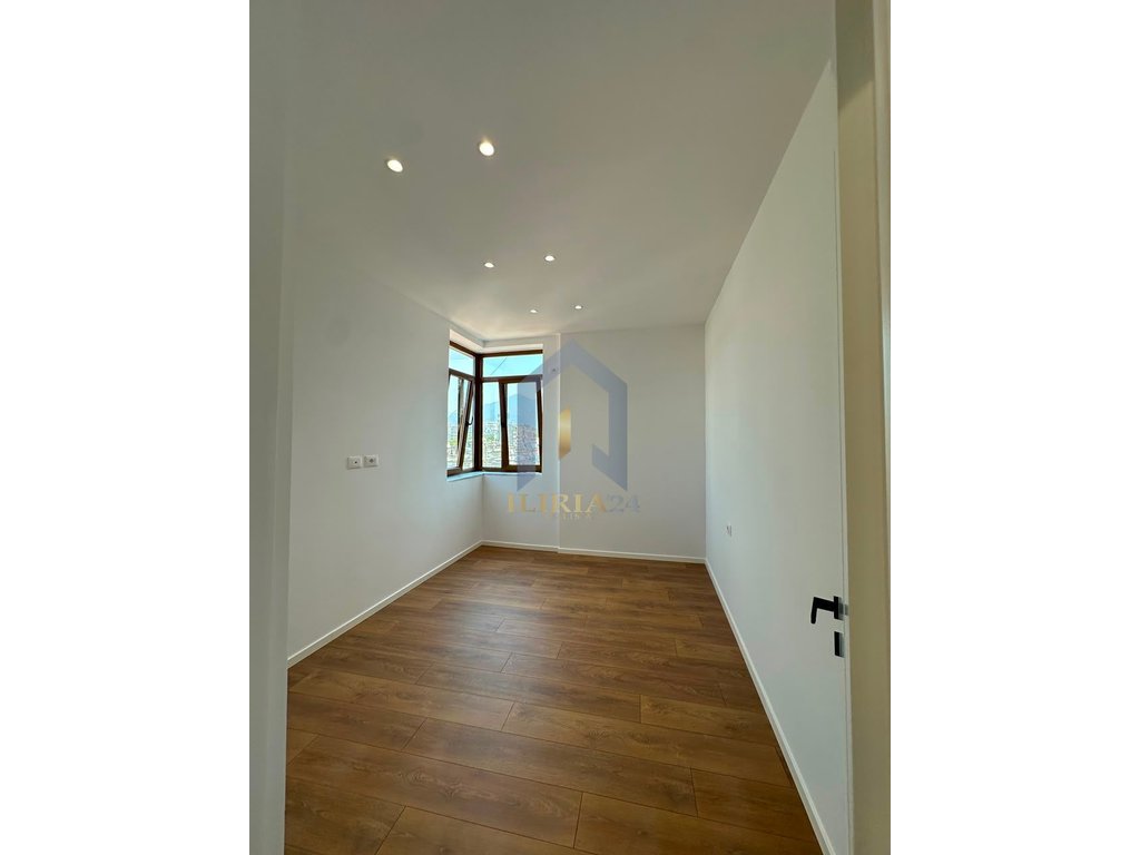 Apartament 2+1 për Shitje në "Vasil Shanto"