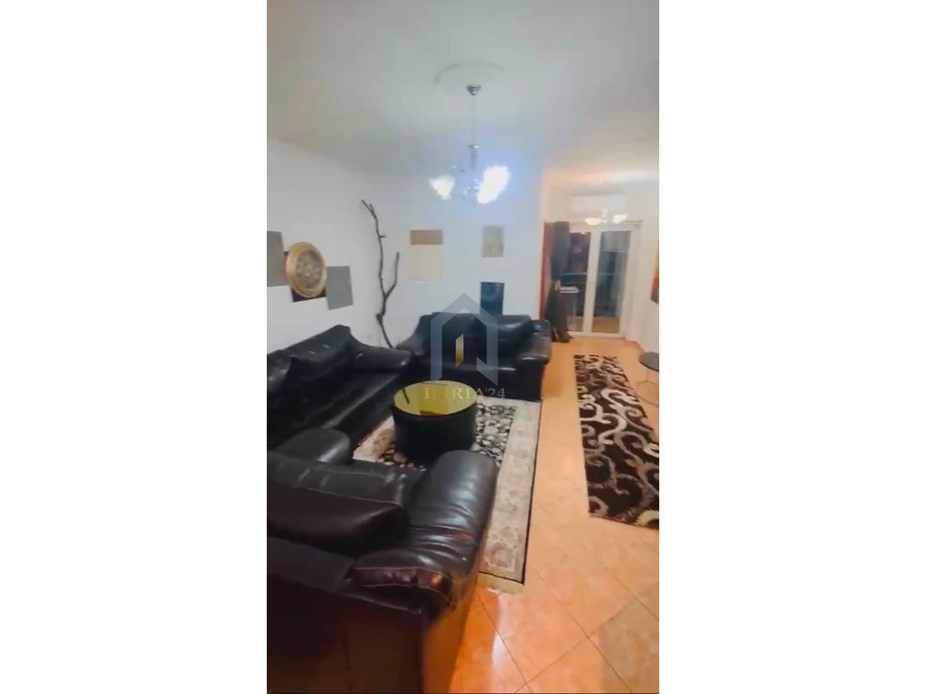 Apartament 2+1 me qira Tek “Zogu i zi”