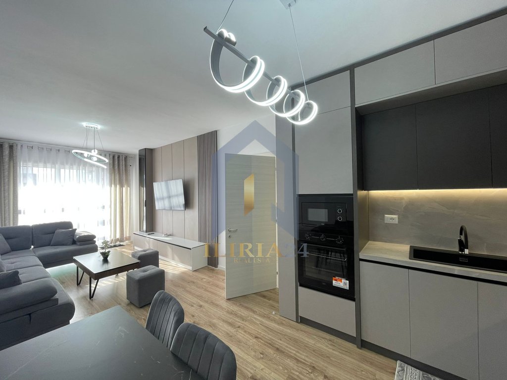 Apartament 2+1 me qira në "Laprakë"