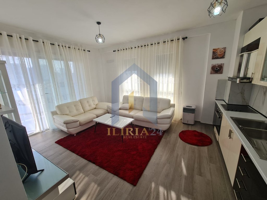 Apartament 1+1 me Qira në “5 Maji”