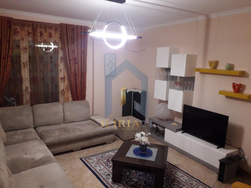 Apartament 2+1 për shitje tek “Rruga e Kavajes”