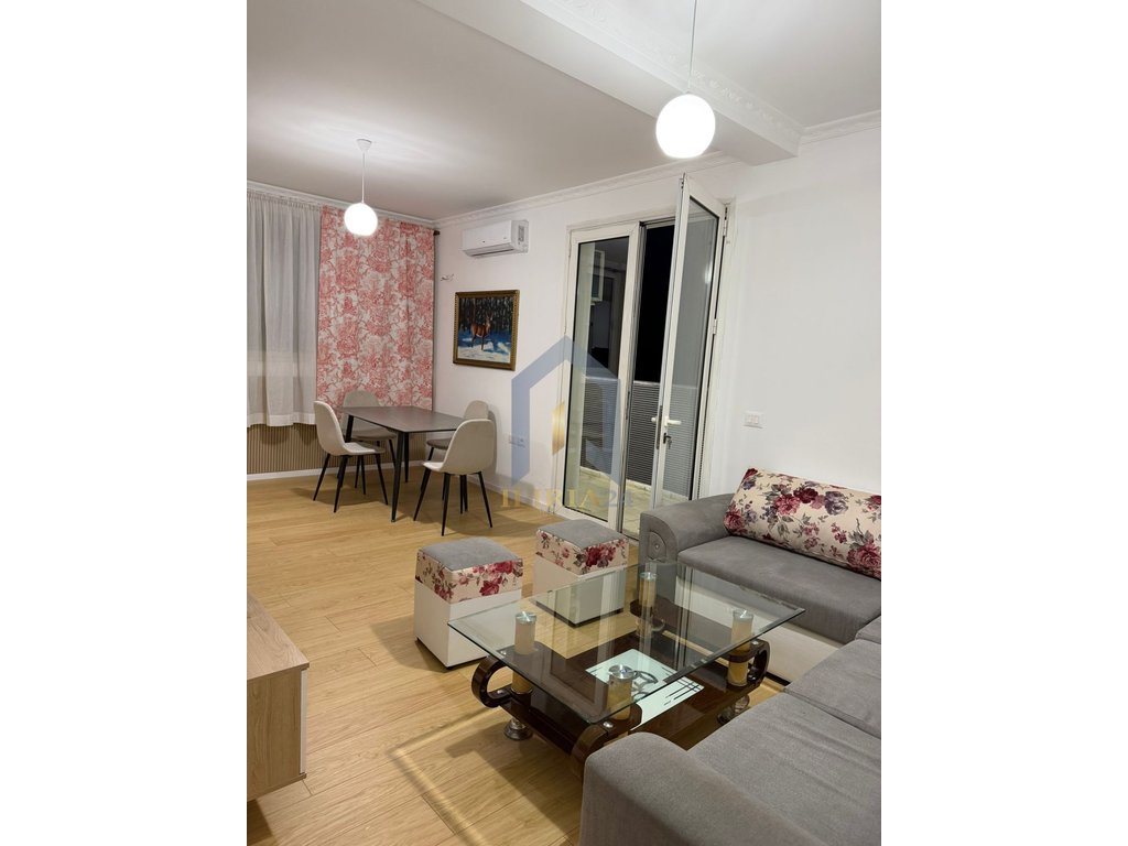 Apartament 2+1 me Qira në "Kinostudio"