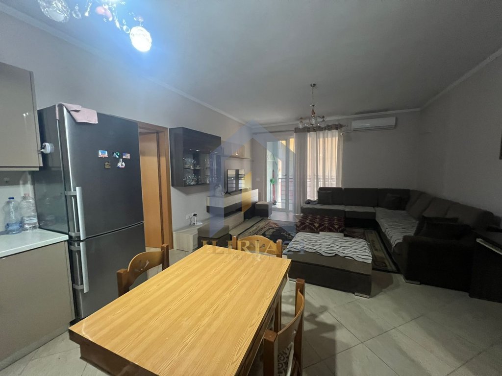 Apartament 2+1 me qira ne “Yzberisht”