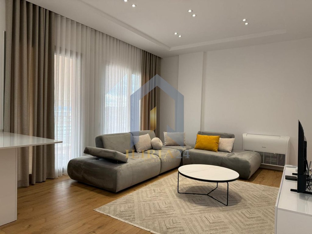 Apartament 2+1+post parkimi me qira tek Kompleksi "Orion" Kinostudio