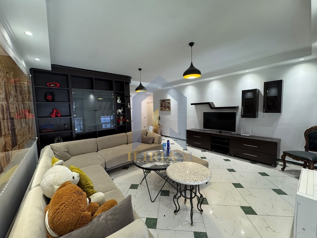 Apartment 3+1 with 2 parking spaces for rent at the "Deliorgj" Complex
