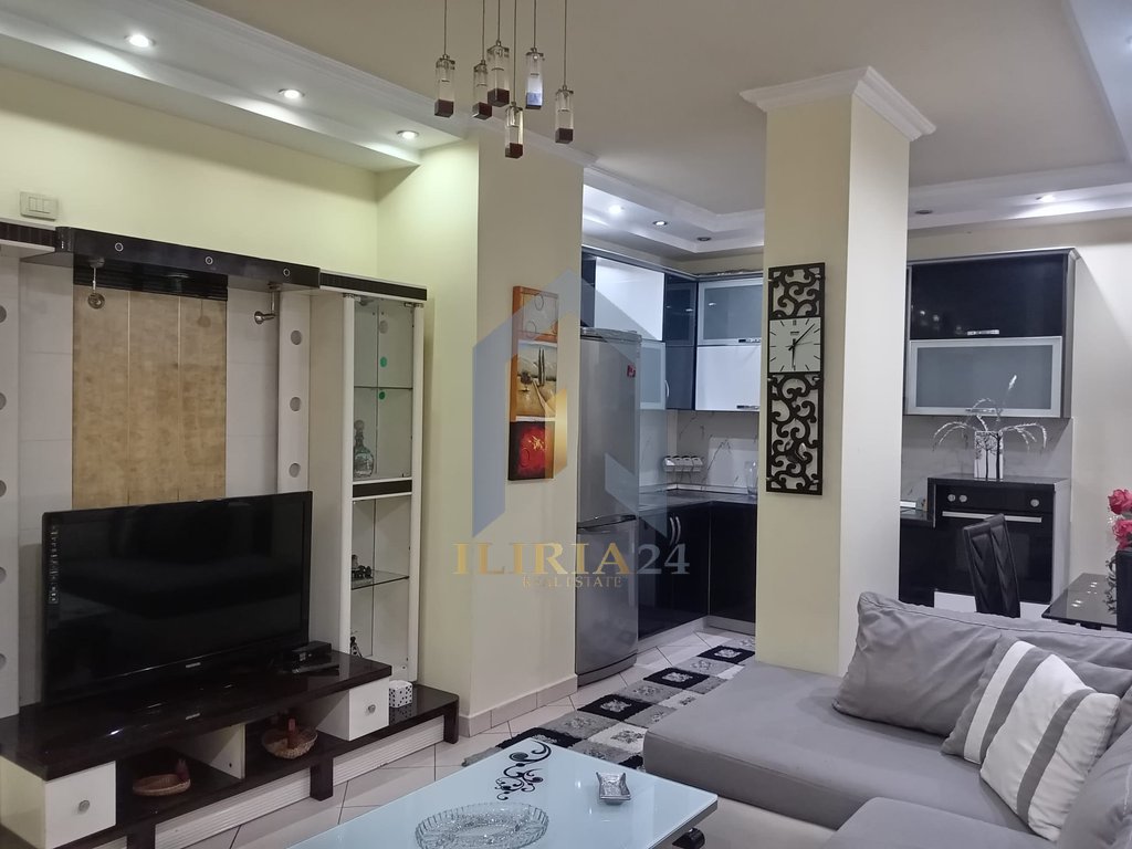 3+1 apartment for rent at "Rruga e Kavajes"
