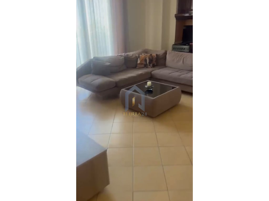 Apartament 2+1 me qira në "Laprakë"