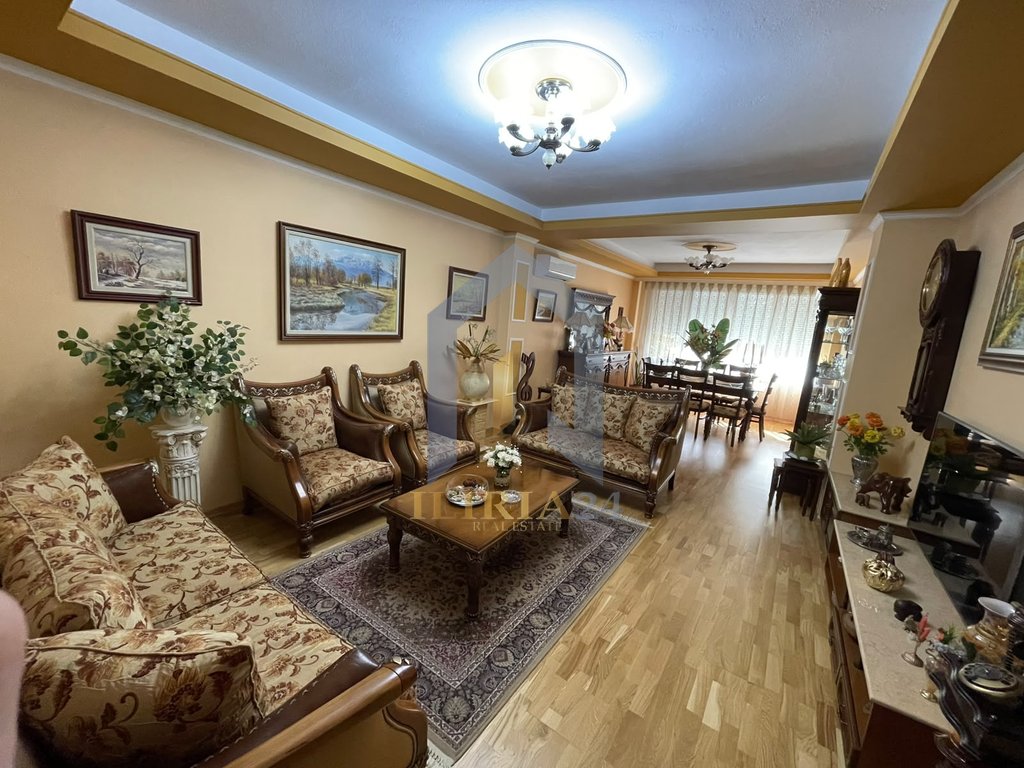 Apartament 3+1+2 per shitje tek “Myslym Shyri”