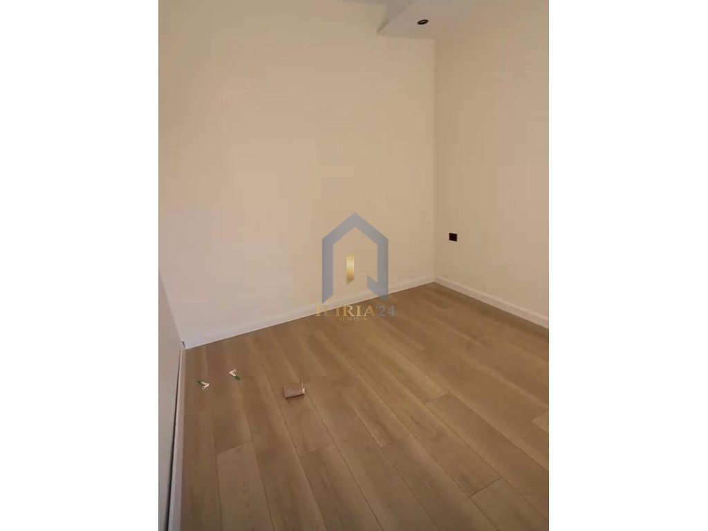 Apartament 1+1 per shitje tek “Komuna e Parisit”