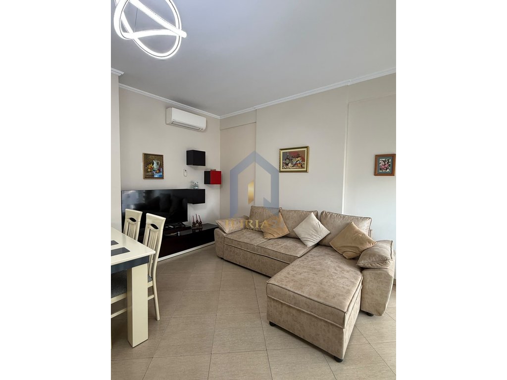 Apartament 1+1 me qira tek "Rruga e Kavajes"