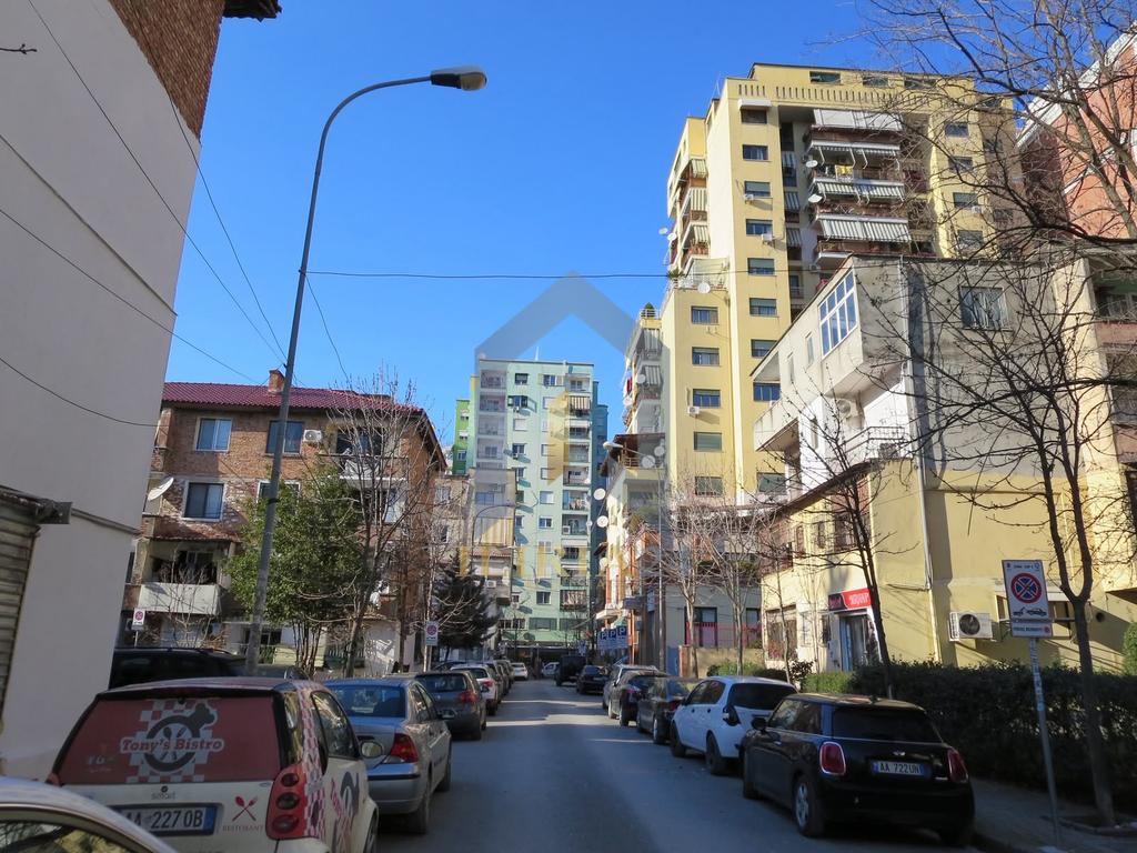Spazio commerciale 2+1 in affitto a “BLLOK”