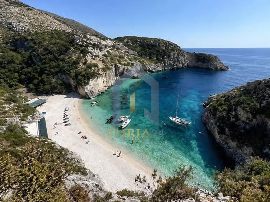 Toke per Shitje ne “Livadh”, Himare