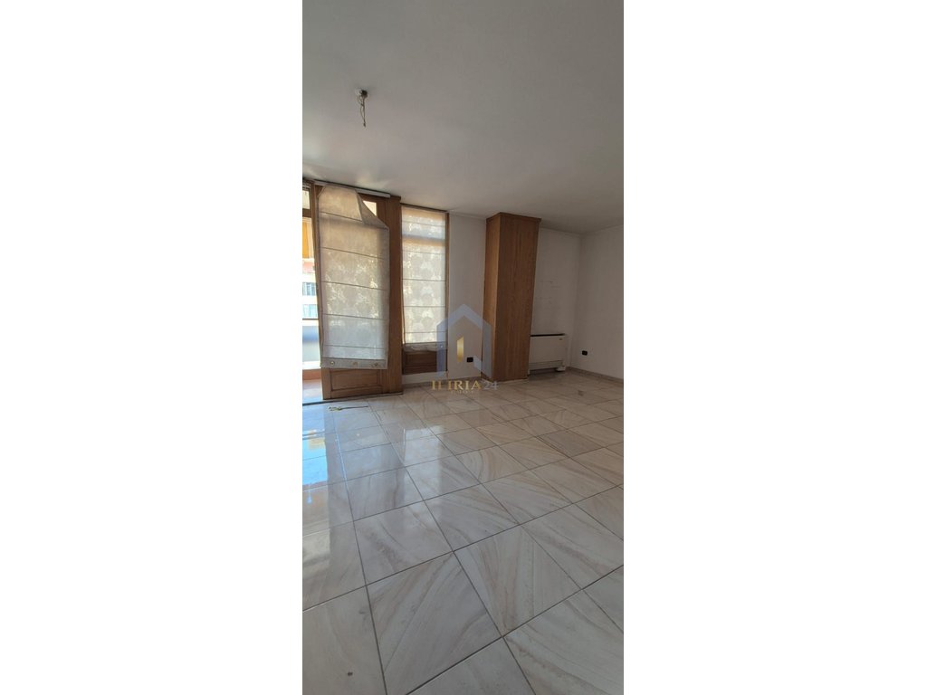 Super Deal! Apartment 2+1 for sale at "21 Dhjetori"