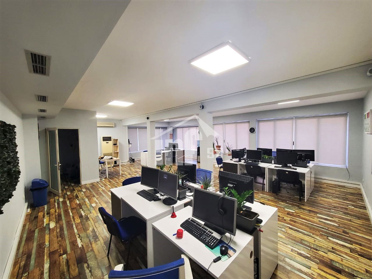 RRUGA “GJIN BUE SHPATA”, PRANË BLLOKUT