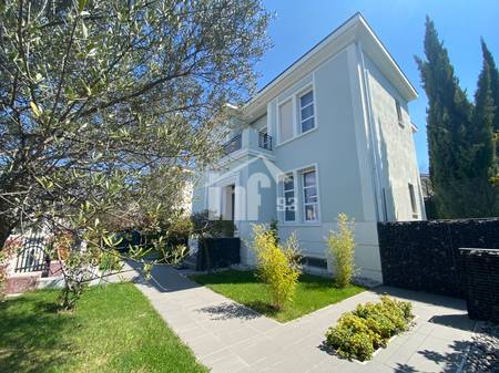 "ROLLING HILLS" LUXURY RESIDENCE