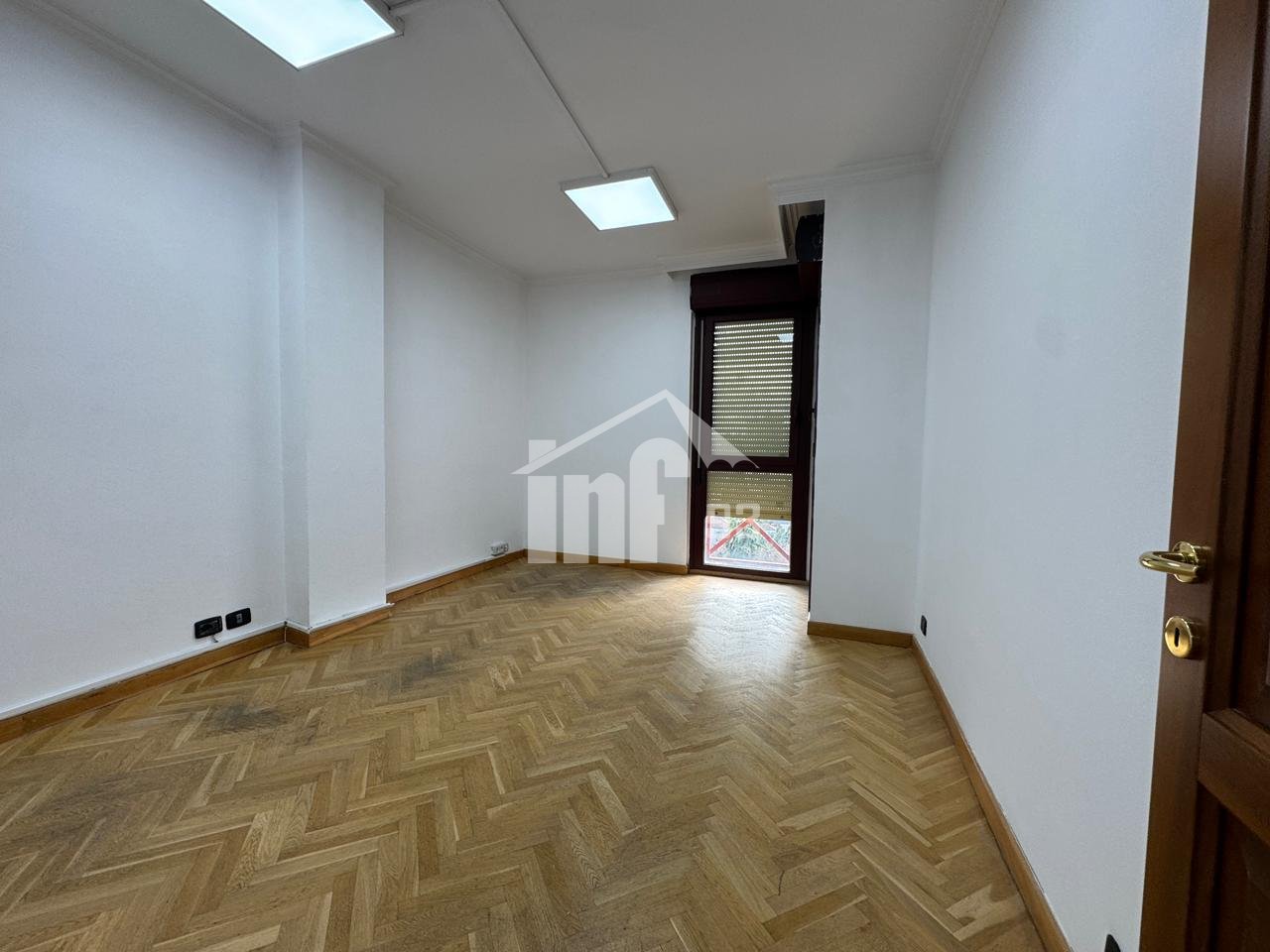 RRUGA “ABDI TOPTANI”, PRANË SHESHIT "SKËNDERBEJ"