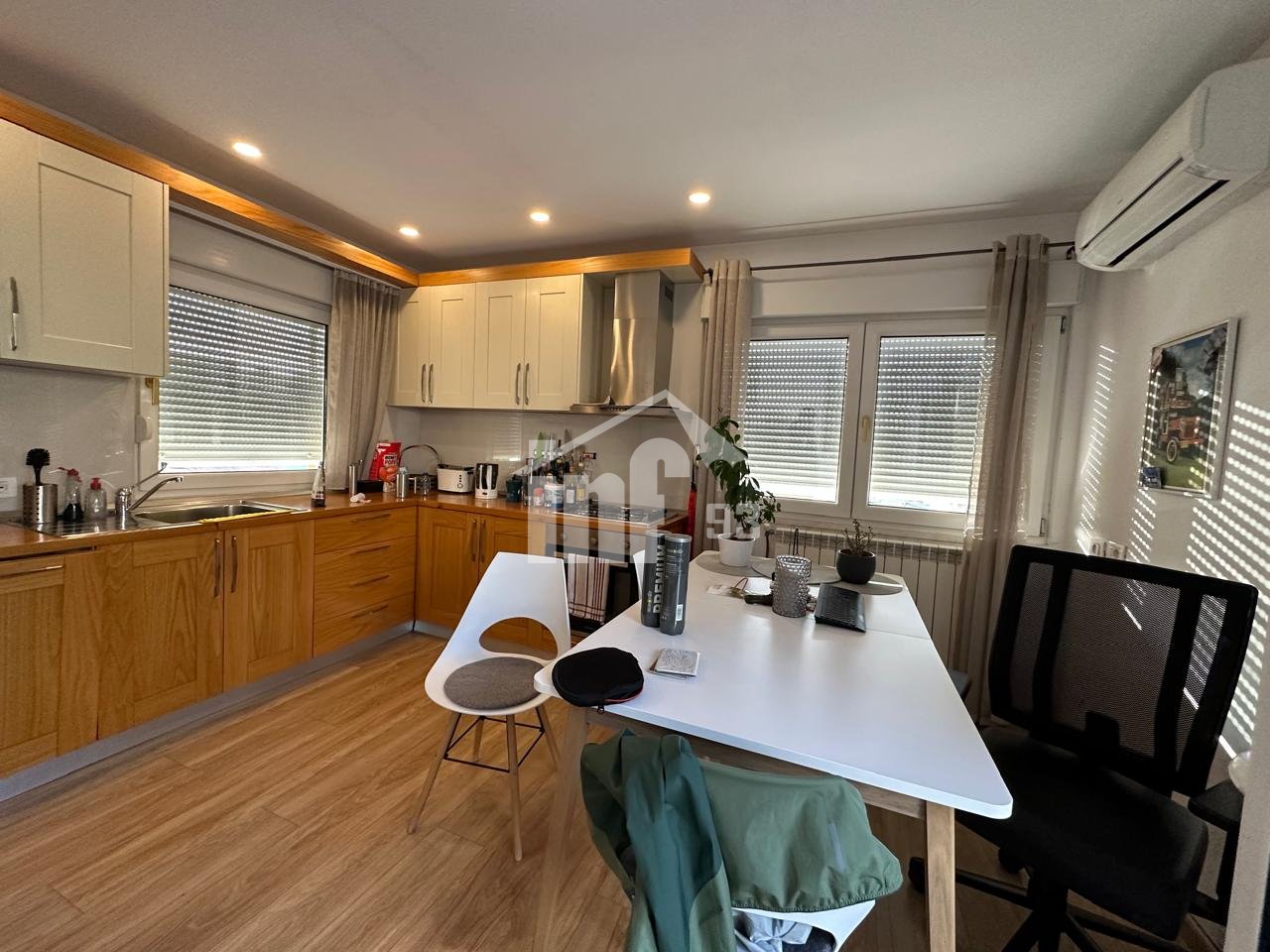 MBRAPA FAKULTETIT EKONOMIK