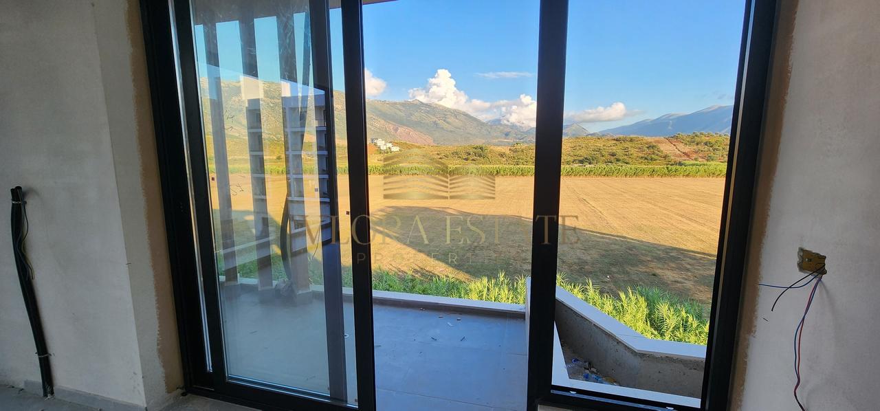 Offriamo in vendita appartamento 1+1, 73,6 m2 a Regina Palm.