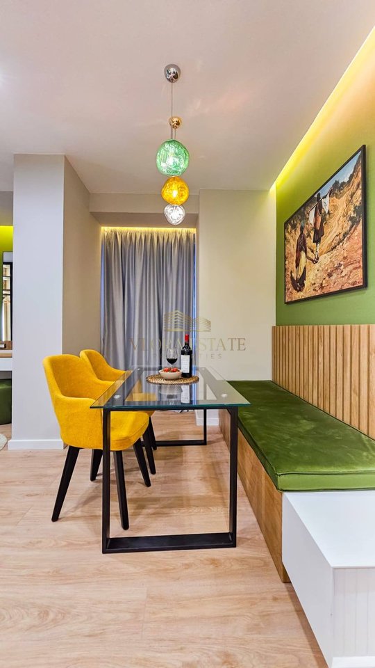 2  Studio Për Shitje në Vlorë, Lungomare - 350000€ | 112 m²