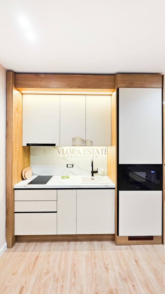 2  Studio Për Shitje në Vlorë, Lungomare - 350000€ | 112 m²