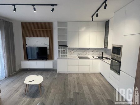 SHITET APARTAMENT 2+1+2 DHE POST PARKIMI TEK KODRA DIELLIT !