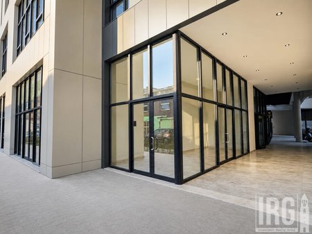 Locale Commerciale in Affitto | 32.5 m² | Spring Residence