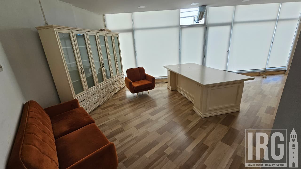 Jepet me Qira Zyrë Premium | 260 m² | Pranë Kopshtit Zoologjik, Liqeni i Thatë