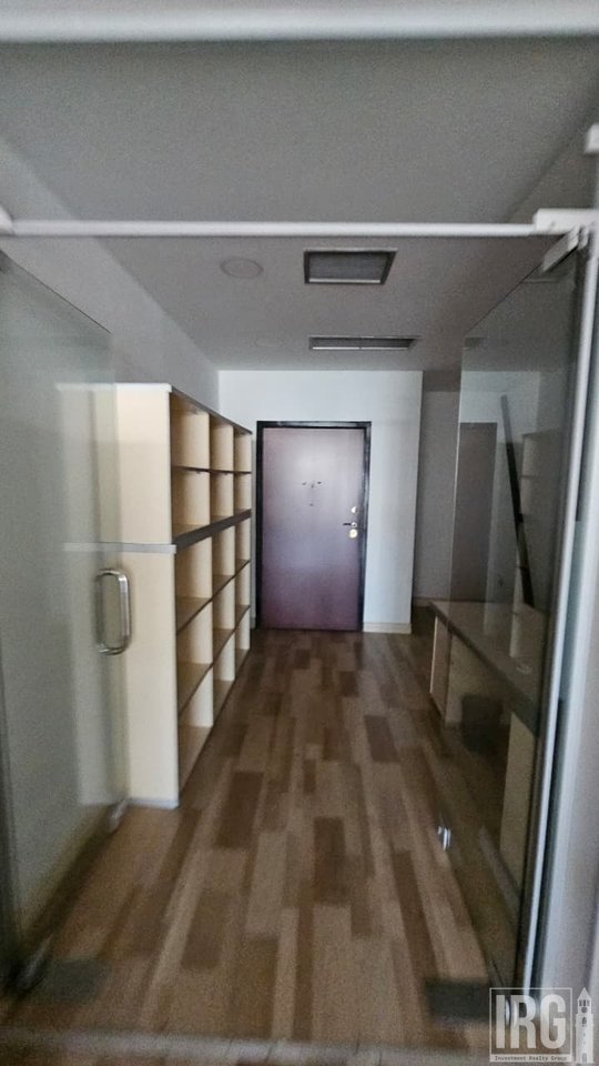 Jepet me Qira Zyrë Premium | 260 m² | Pranë Kopshtit Zoologjik, Liqeni i Thatë