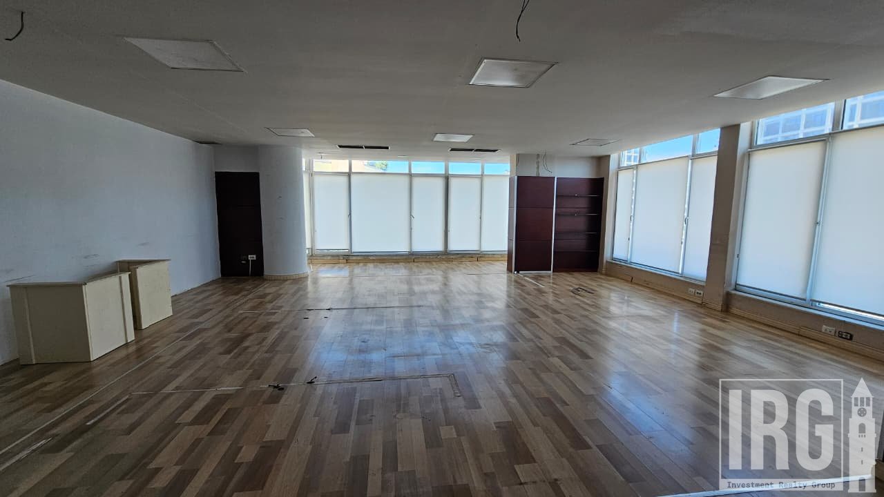 Jepet me Qira Zyrë Premium | 260 m² | Pranë Kopshtit Zoologjik, Liqeni i Thatë