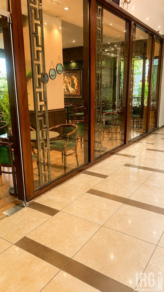 Vendita Unità Commerciale | 81.4 m² | Via di Dibrës | Ideale per Bar, Wine Bar o Attività di Servizio