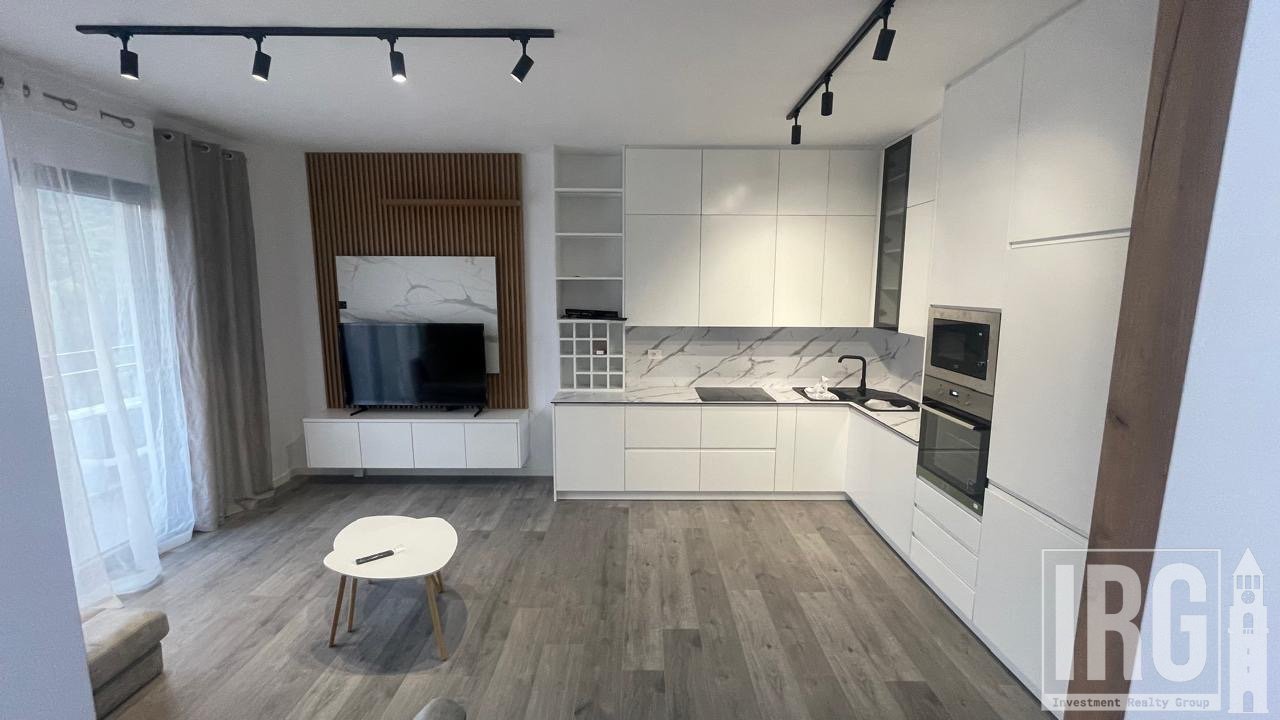 SHITET APARTAMENT 2+1+2 DHE POST PARKIMI TEK KODRA DIELLIT !