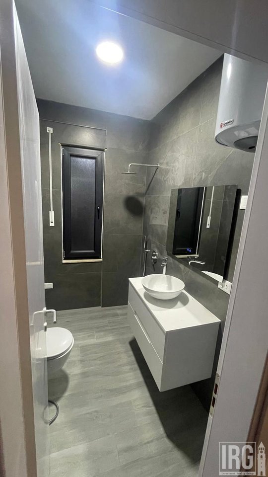 SHITET APARTAMENT 2+1+2 DHE POST PARKIMI TEK KODRA DIELLIT !