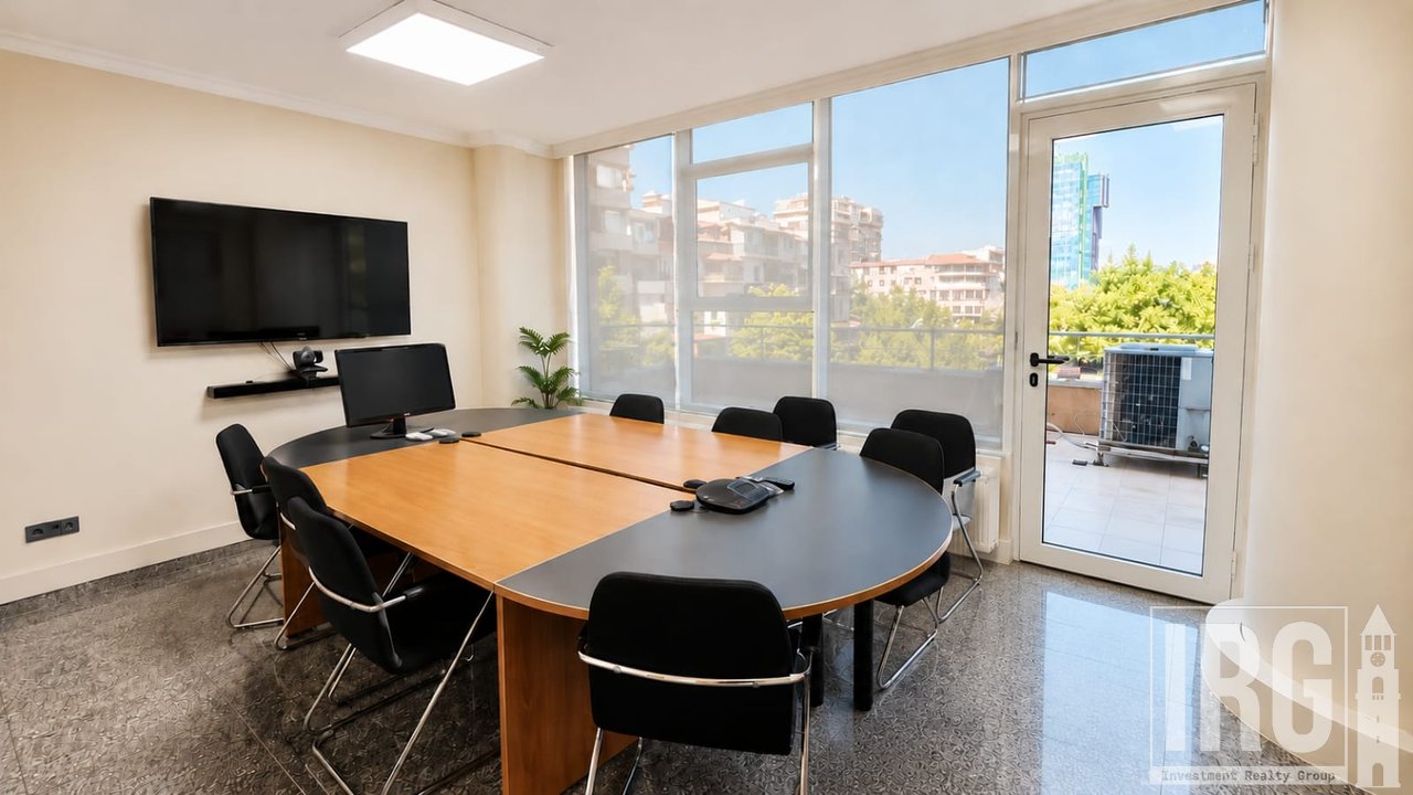 Premium Office for Rent | 300 m² | Prestigious Building in Bllok