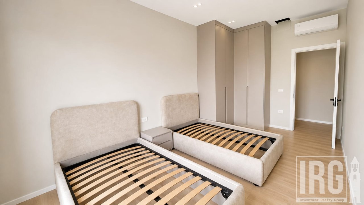 Apartment 3+1 with Private Yard- Eden Residence, Sauk