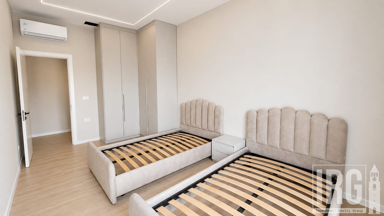 Apartment 3+1 with Private Yard- Eden Residence, Sauk