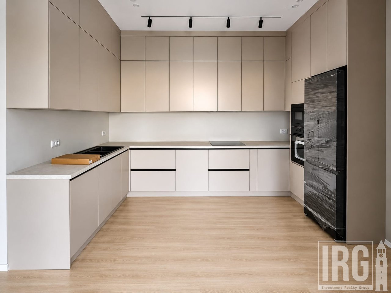Apartment 3+1 with Private Yard- Eden Residence, Sauk