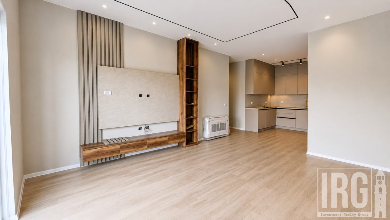 Apartment 3+1 with Private Yard- Eden Residence, Sauk