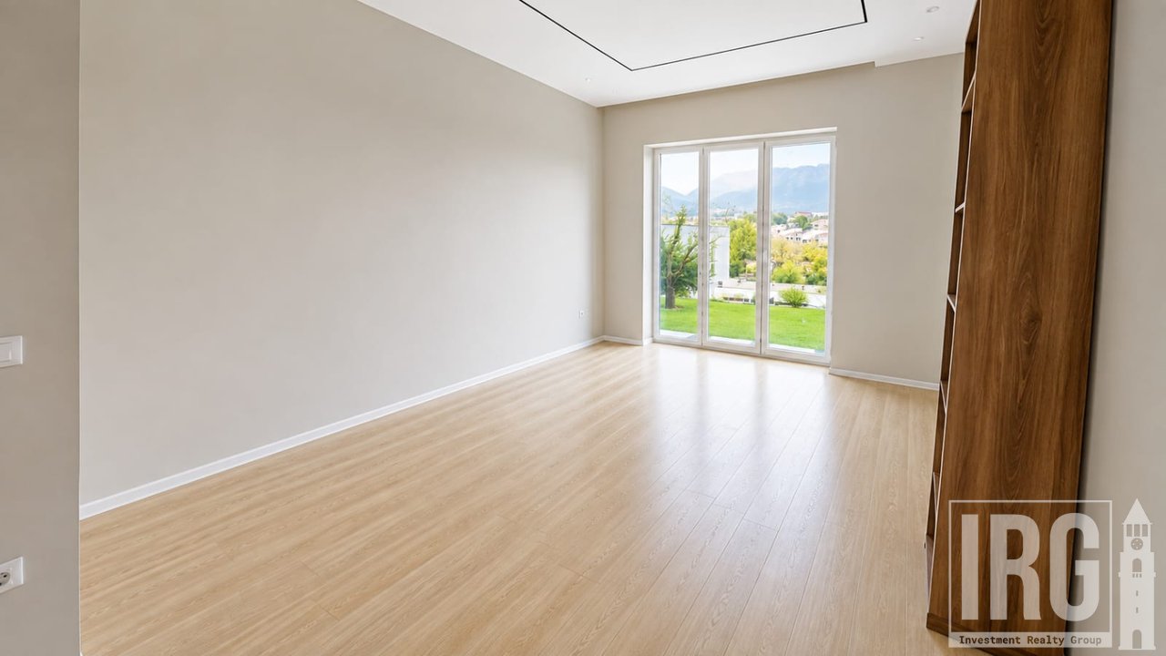 Apartment 3+1 with Private Yard- Eden Residence, Sauk