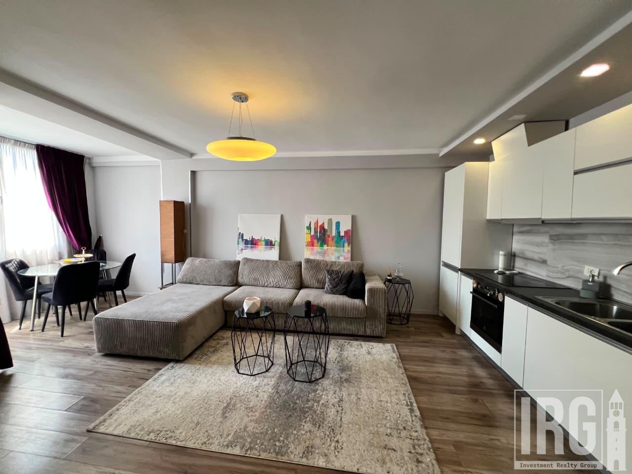 Shitet Apartament 1+1, Bllok, Tiranë.