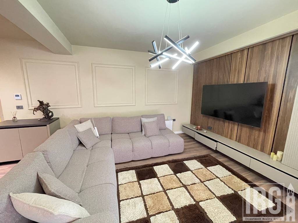 JEPET ME QIRA APARTAMENT 3+1+2+POST PARKIMI TEK KOMPLEKSI NOBIS, TIRANE
2,500 € /Muaj