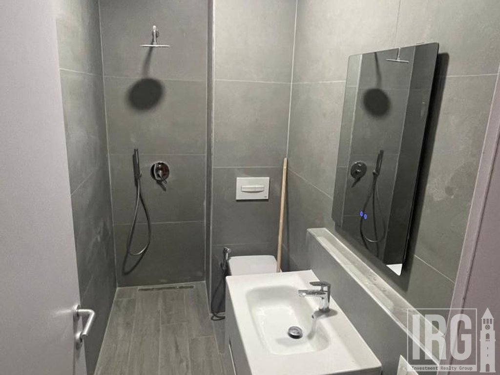 SHITET APARTAMENT 2+1+2 DHE POST PARKIMI TEK KODRA DIELLIT !