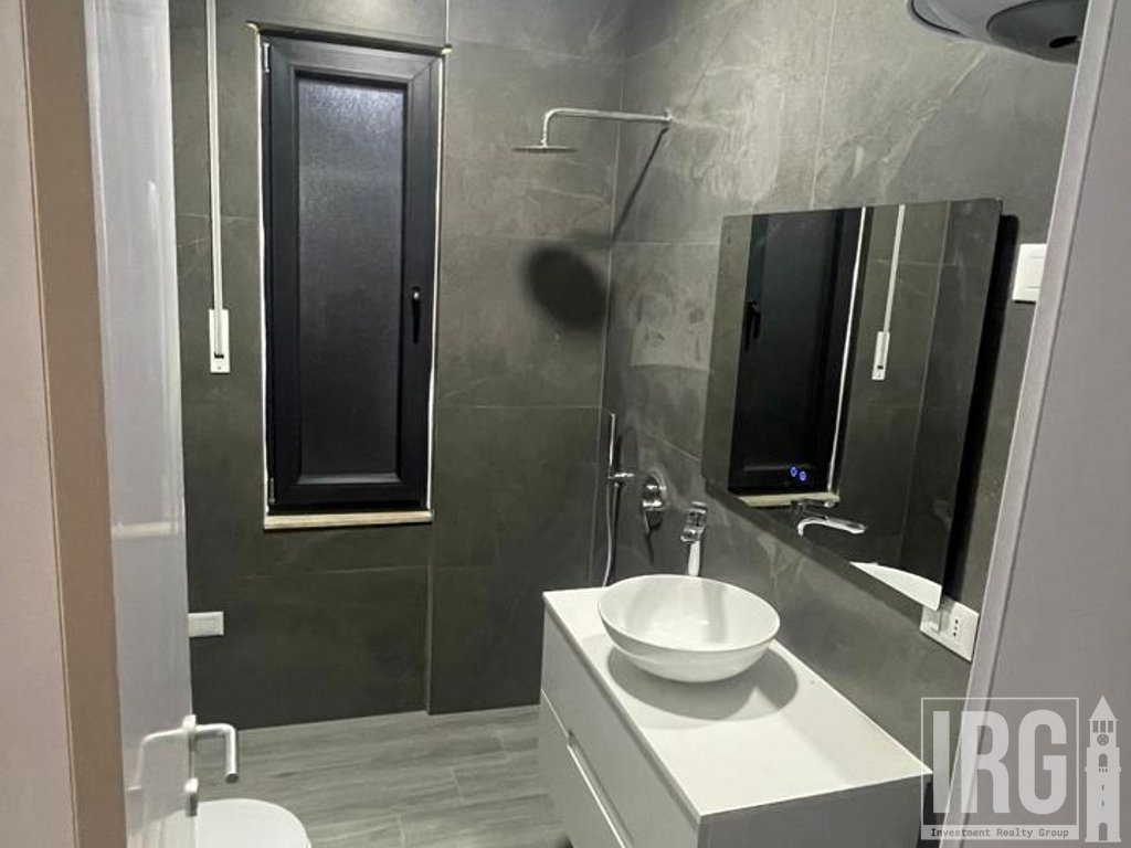SHITET APARTAMENT 2+1+2 DHE POST PARKIMI TEK KODRA DIELLIT !