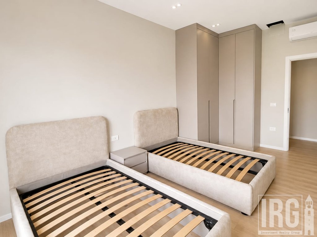 Apartament 3+1 me Oborr Privat- Eden Residence, Sauk