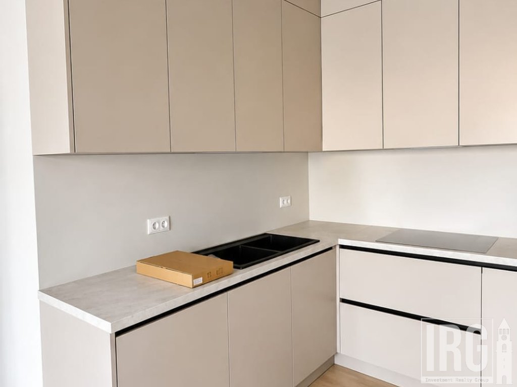 Apartament 3+1 me Oborr Privat- Eden Residence, Sauk
