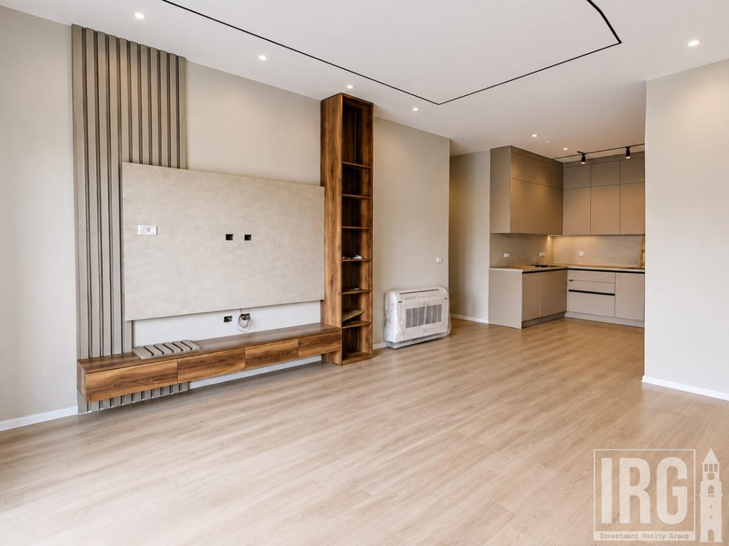 Apartament 3+1 me Oborr Privat- Eden Residence, Sauk