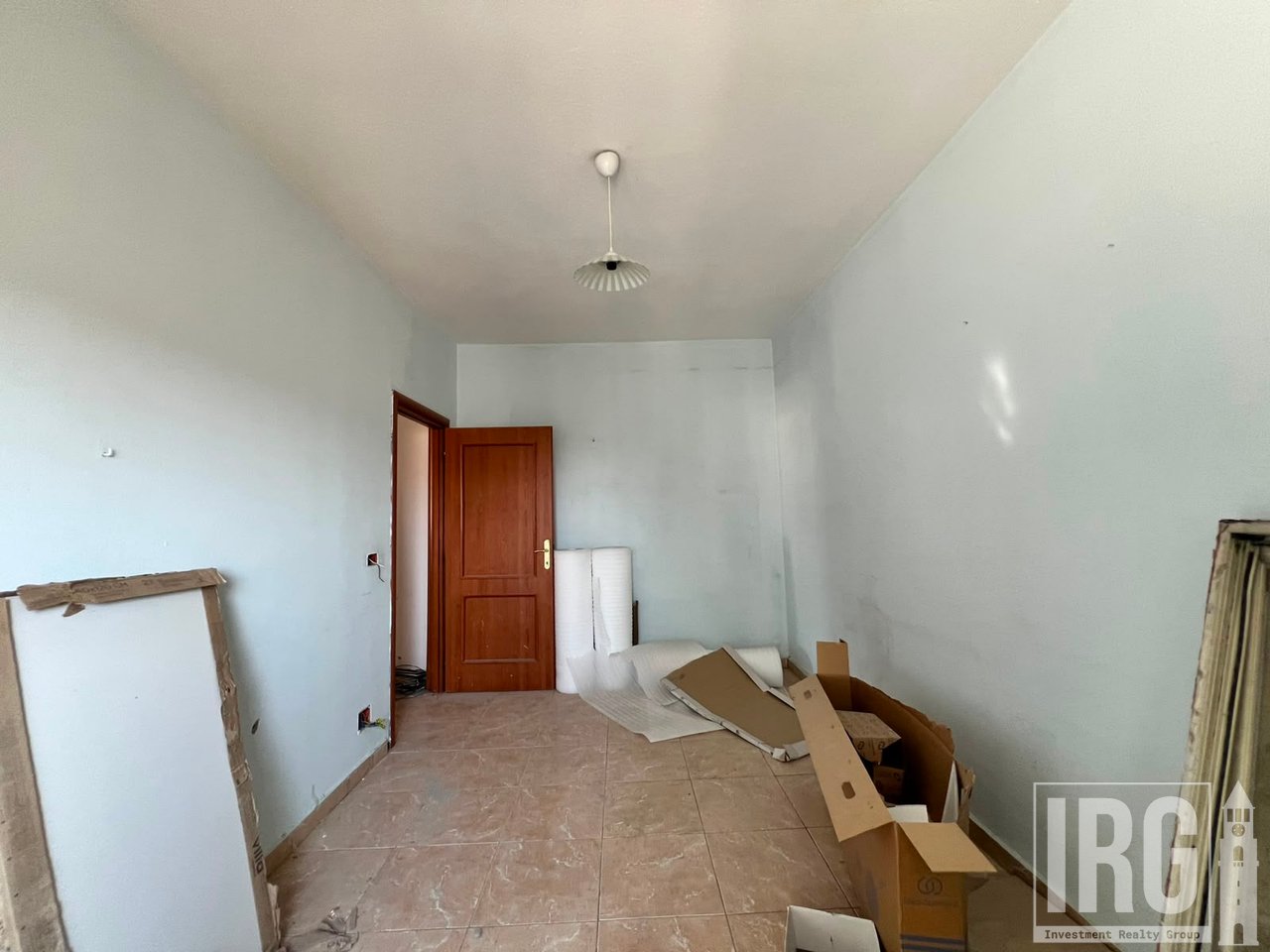 Shitet, Apartament 2+1, Komuna e Parisit,  prane Ola Fast