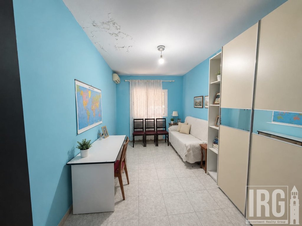 Shitet apartament 2+1 te zona e 21 Dhjetorit