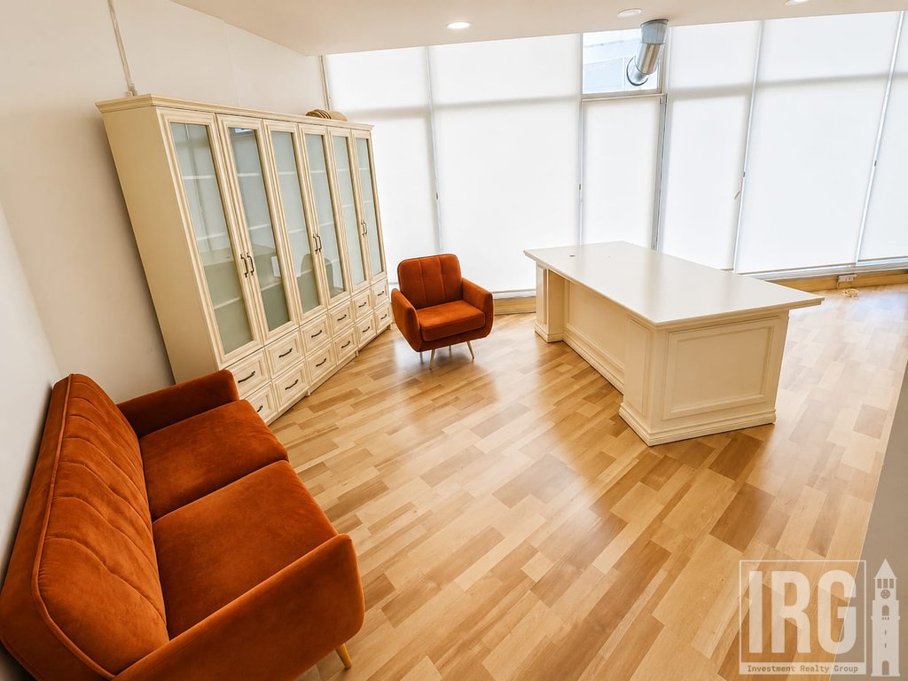Jepet me Qira Zyrë Premium | 260 m² | Pranë Kopshtit Zoologjik, Liqeni i Thatë