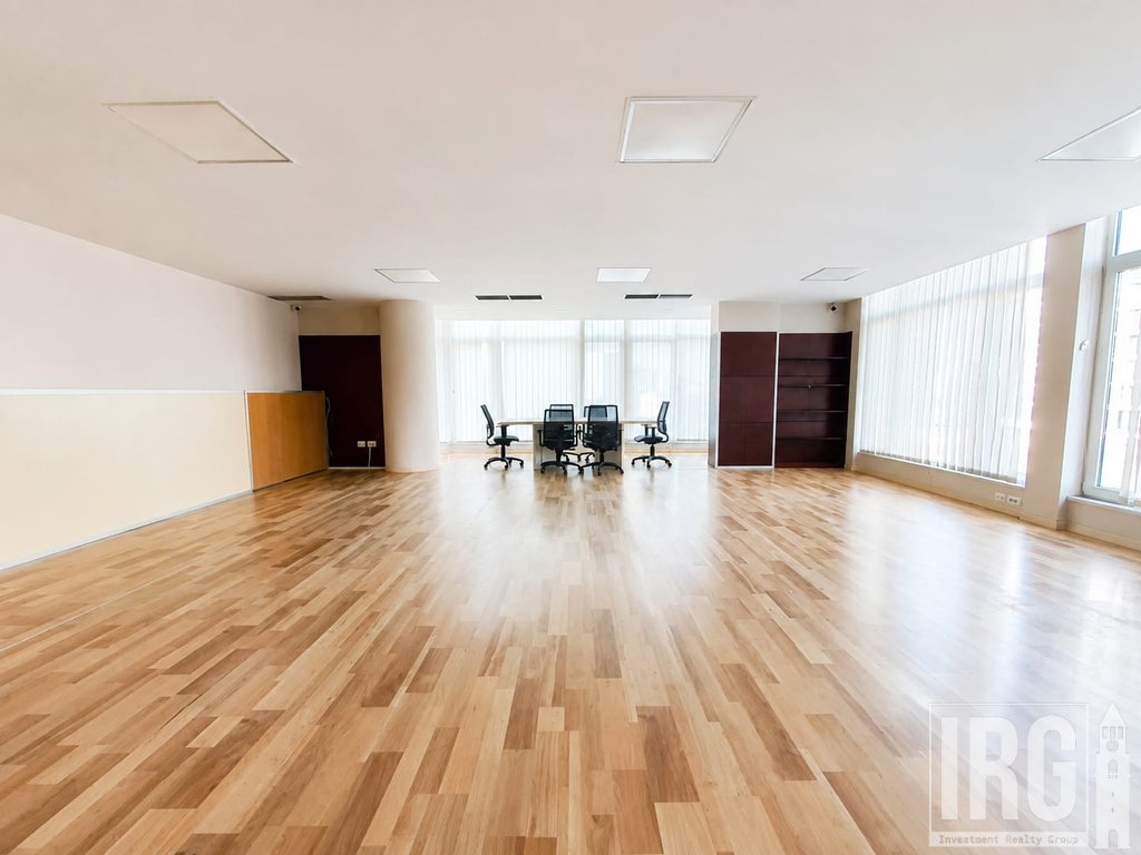 Jepet me Qira Zyrë Premium | 260 m² | Pranë Kopshtit Zoologjik, Liqeni i Thatë